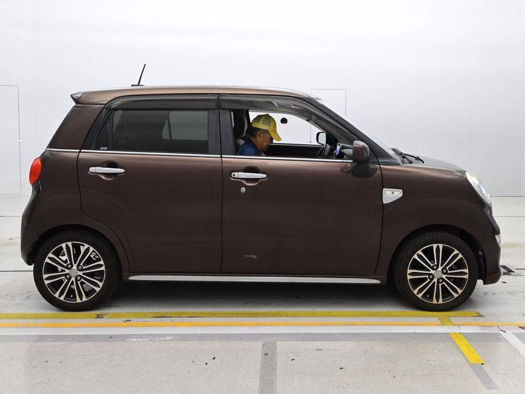 DAIHATSU CAST