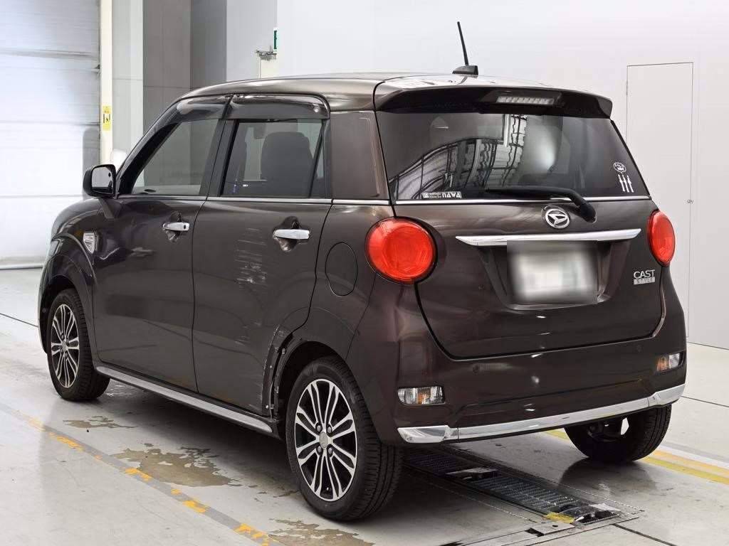 DAIHATSU CAST