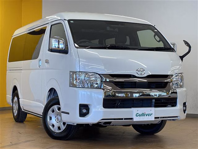TOYOTA REGIUS ACE