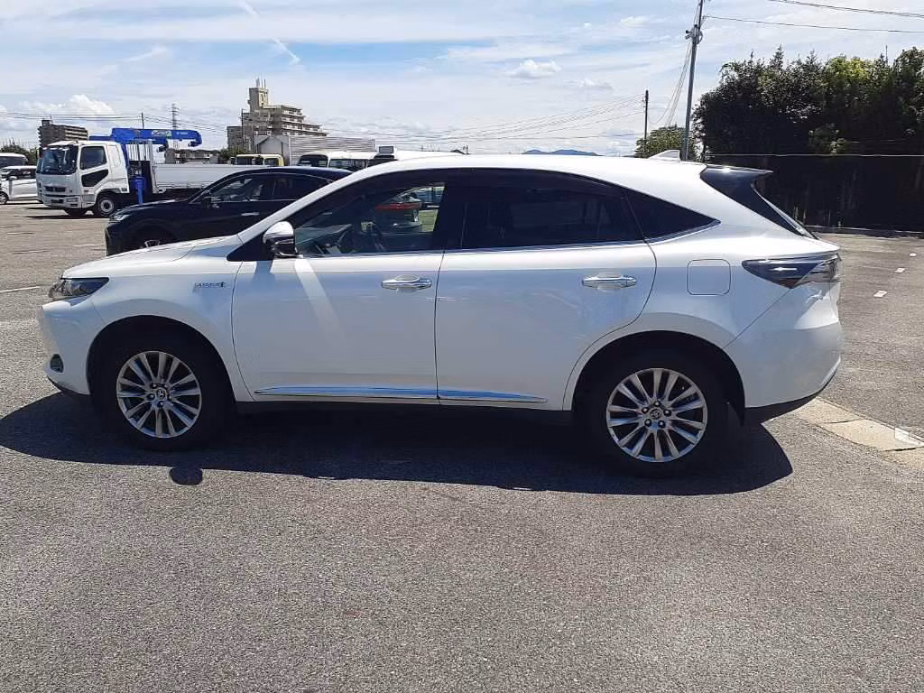 TOYOTA HARRIER