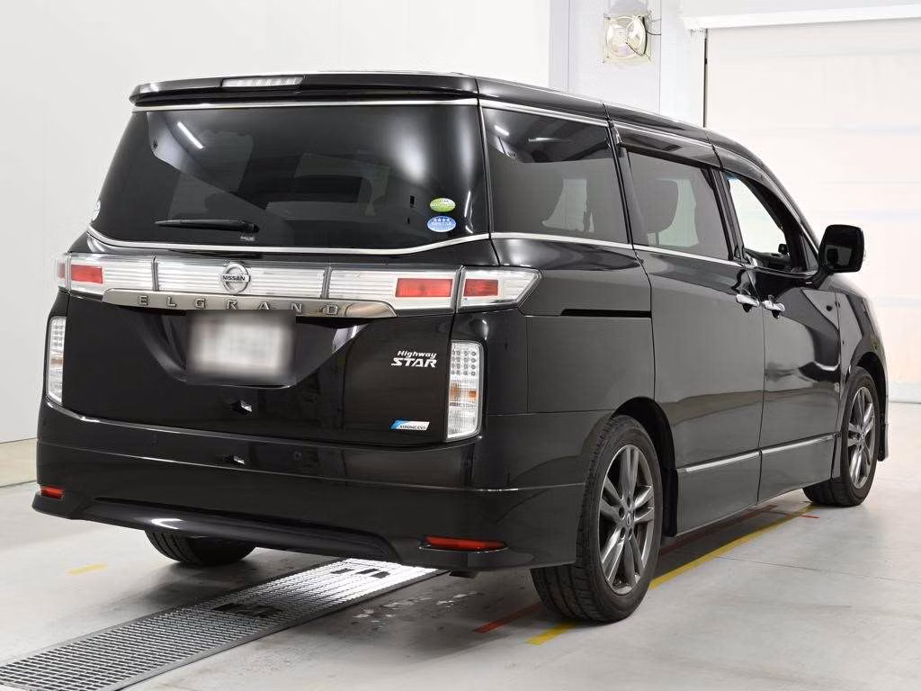 NISSAN ELGRAND