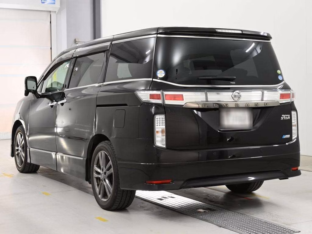 NISSAN ELGRAND