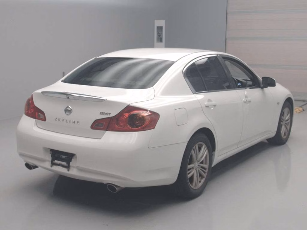 NISSAN SKYLINE