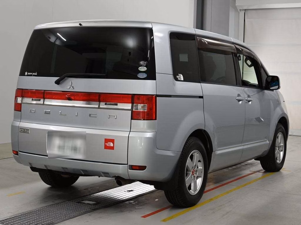 MITSUBISHI DELICA D:5