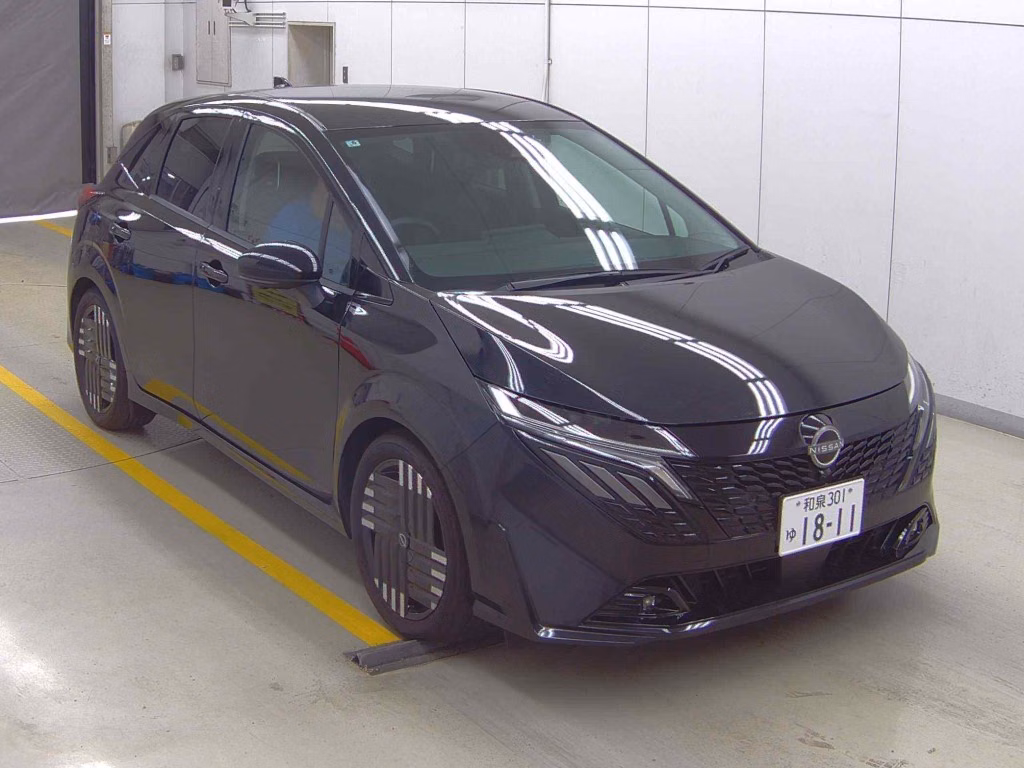 NISSAN AURA