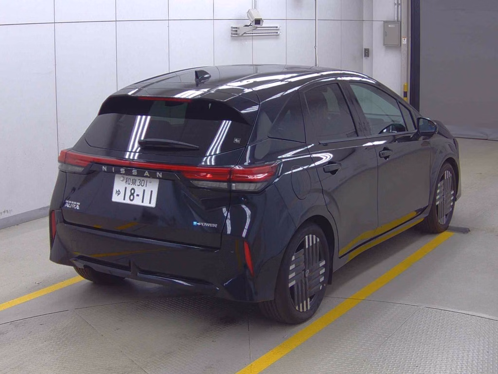 NISSAN AURA