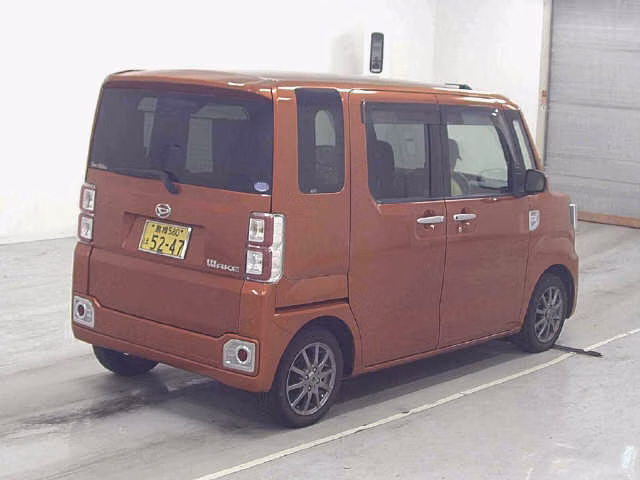 DAIHATSU WAKE