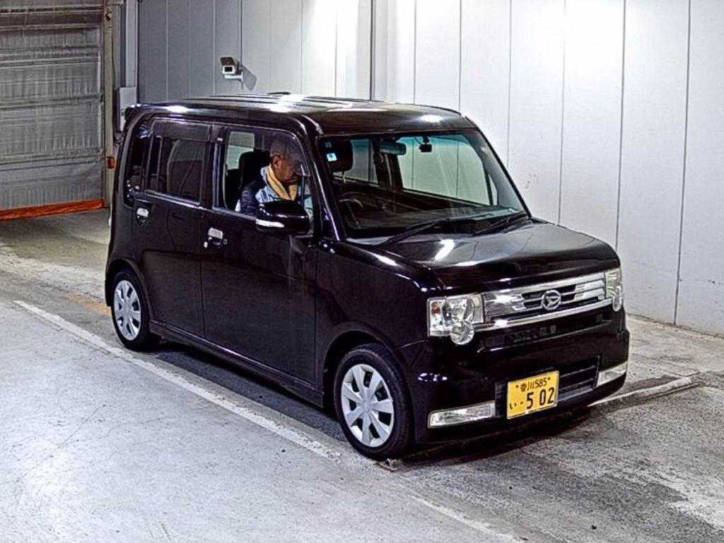 DAIHATSU MOVE CONTE
