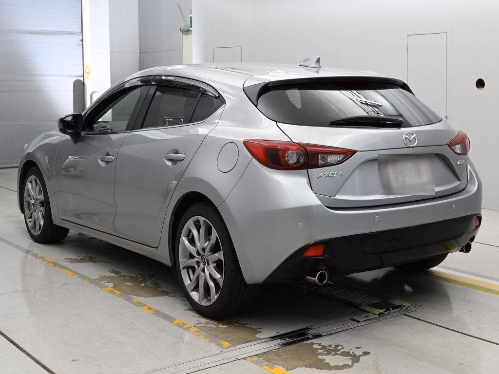MAZDA AXELA