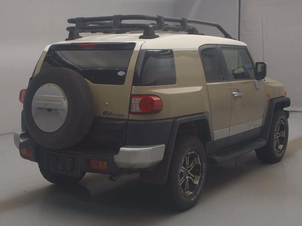TOYOTA FJ CRUISER