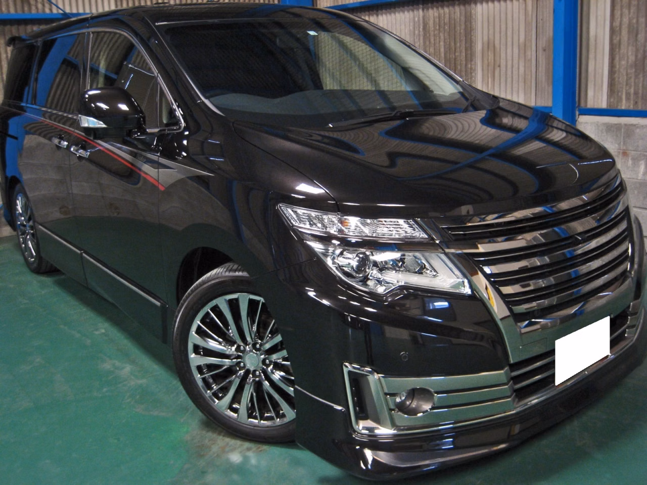NISSAN ELGRAND