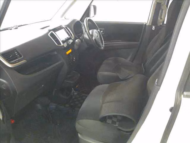 MITSUBISHI DELICA D:2