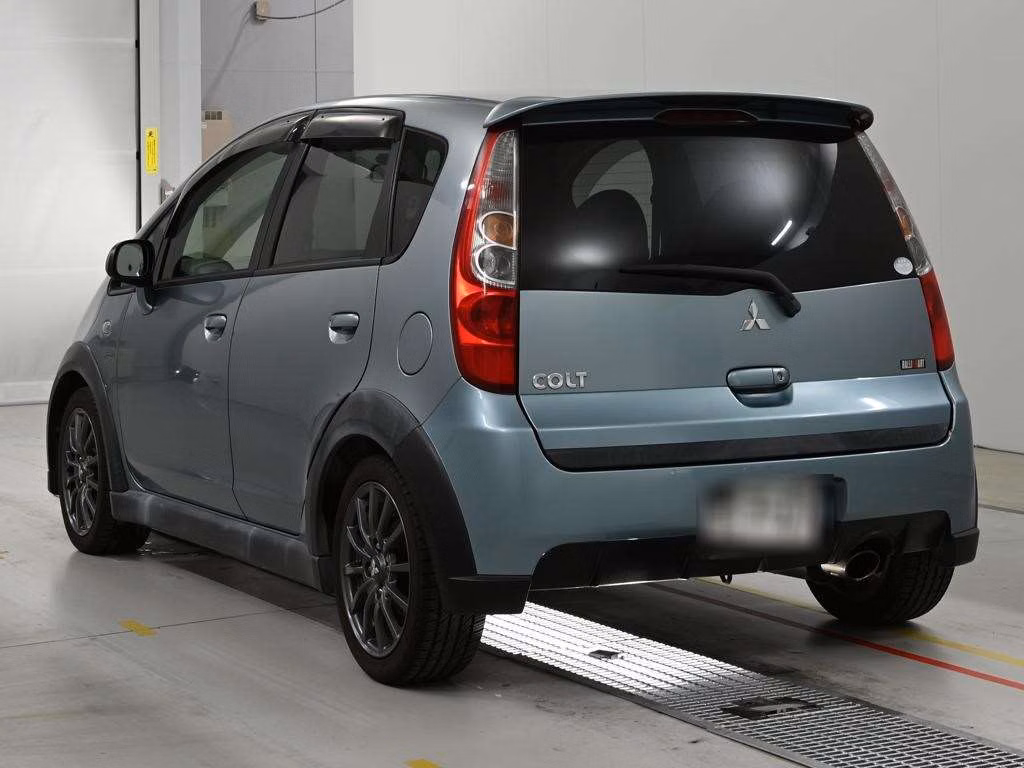 MITSUBISHI COLT