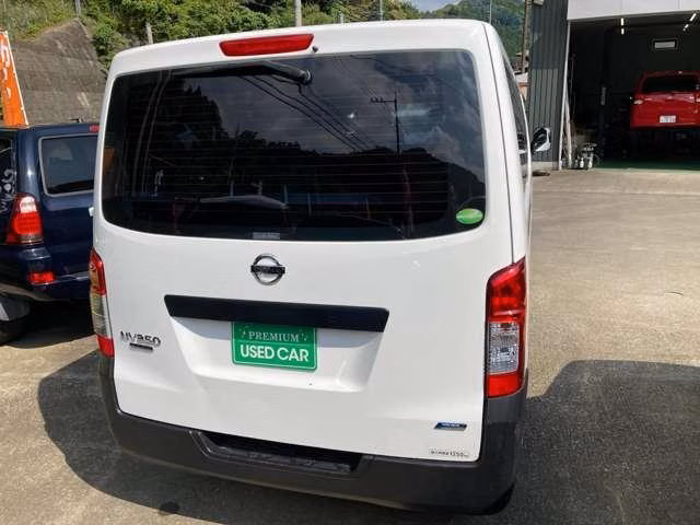 NISSAN NV350 CARAVAN