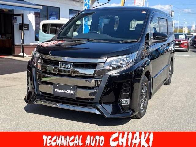 TOYOTA NOAH