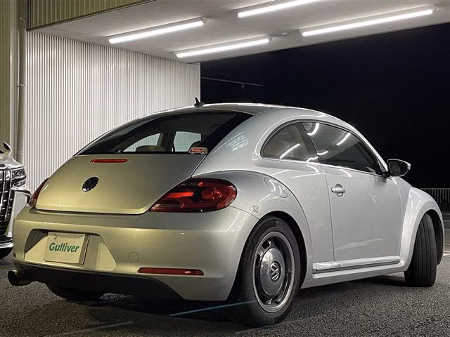 VOLKSWAGEN BEETLE