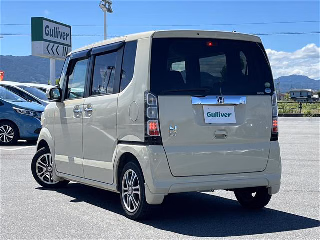 HONDA N-BOX