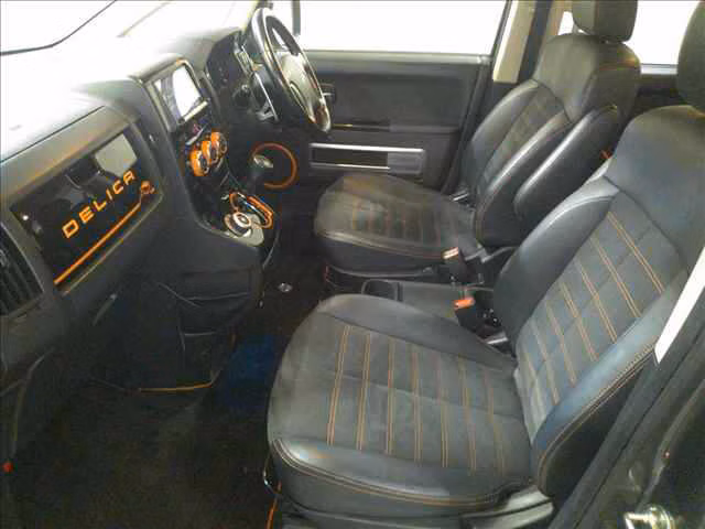 MITSUBISHI DELICA D:5