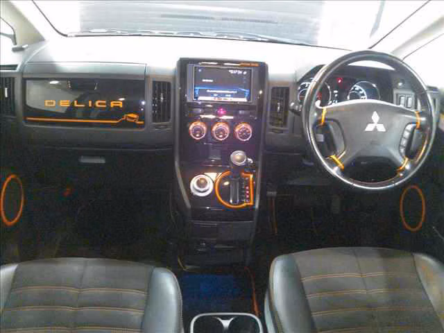 MITSUBISHI DELICA D:5