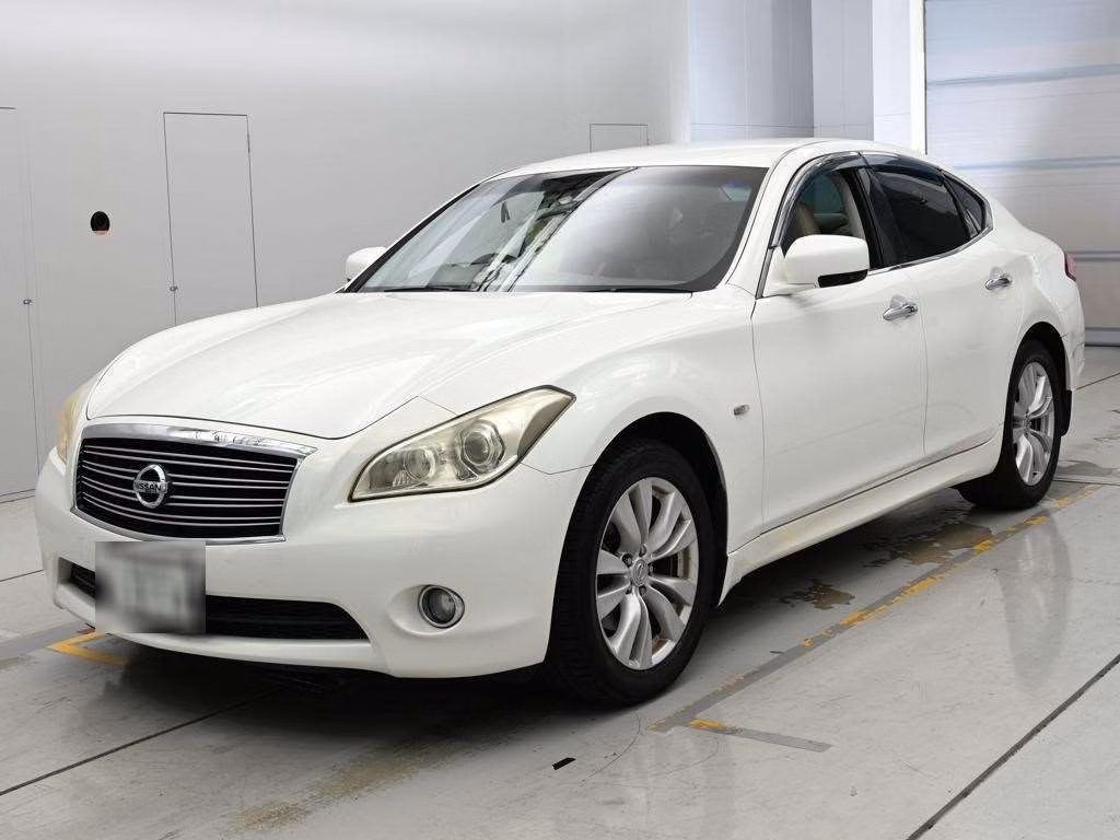 NISSAN FUGA