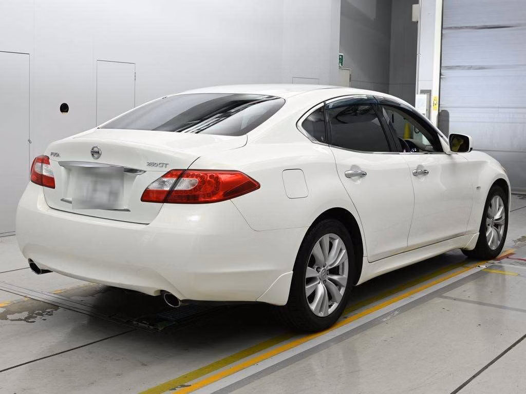 NISSAN FUGA
