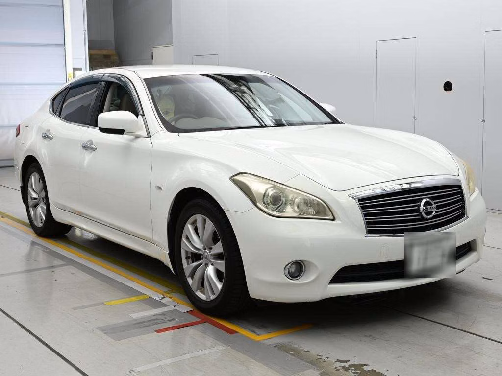 NISSAN FUGA