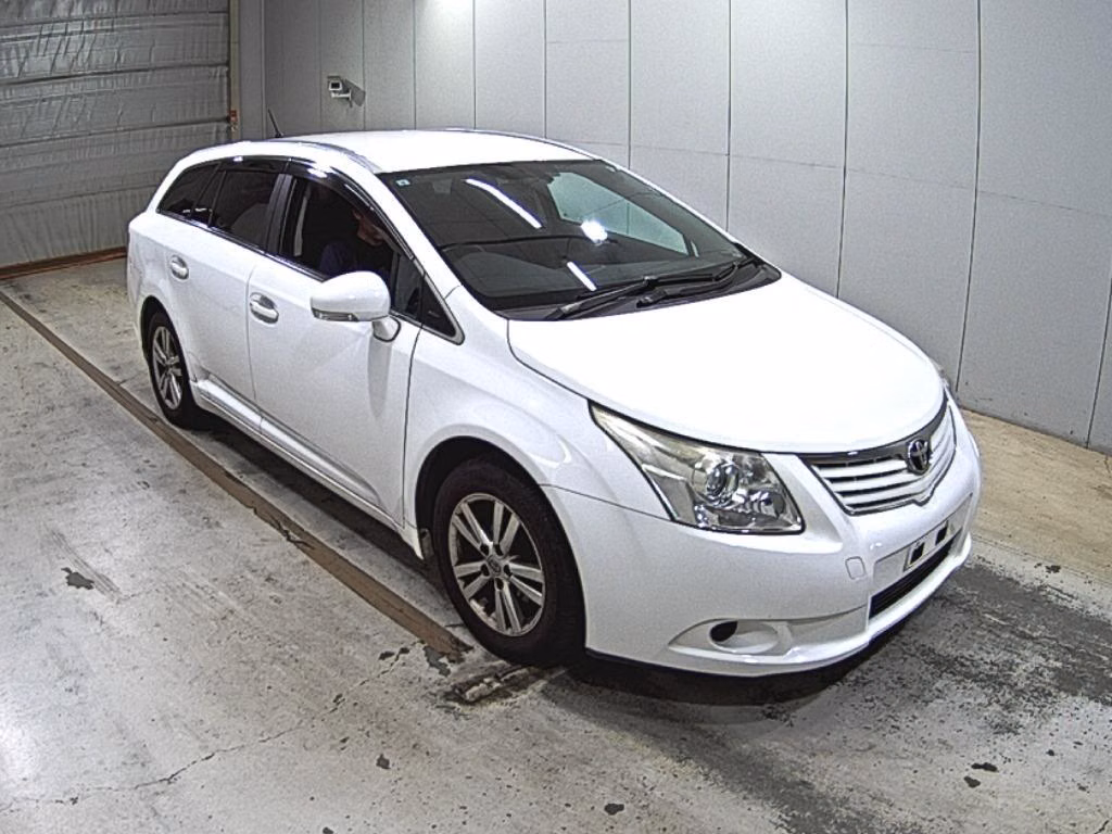 TOYOTA AVENSIS