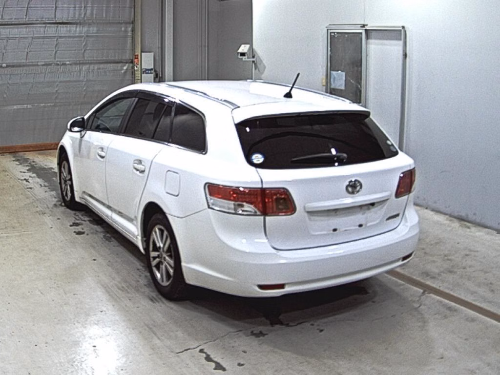 TOYOTA AVENSIS