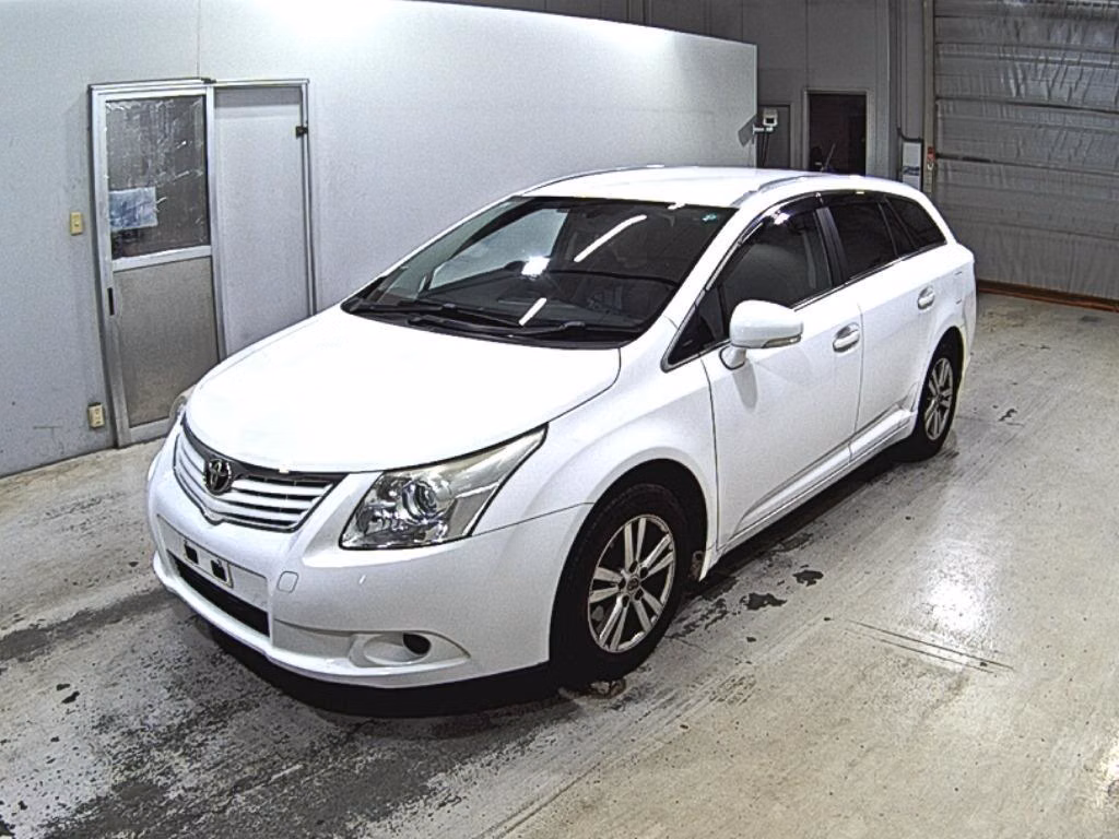 TOYOTA AVENSIS