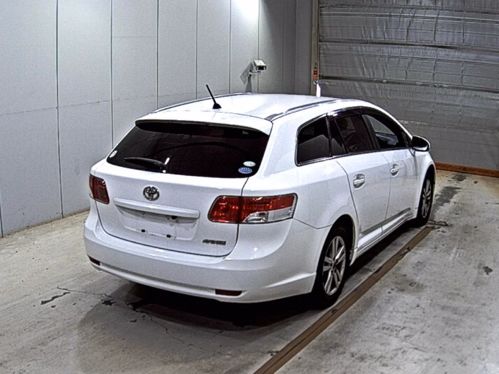 TOYOTA AVENSIS