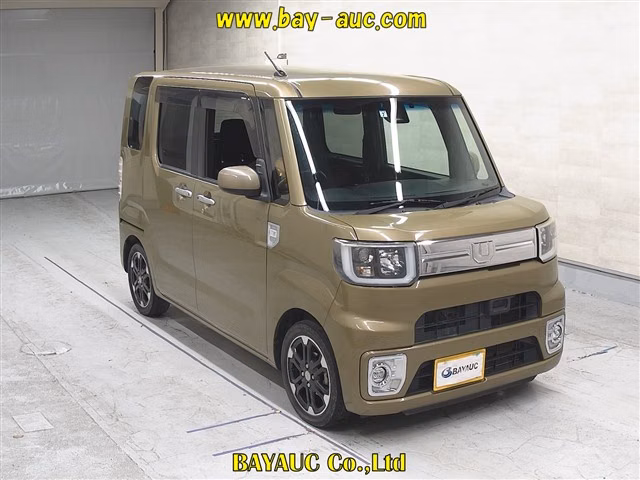DAIHATSU WAKE