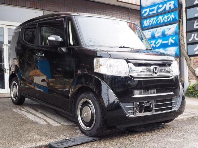 HONDA N-BOX SLASH