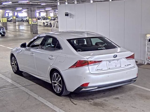 LEXUS IS300H