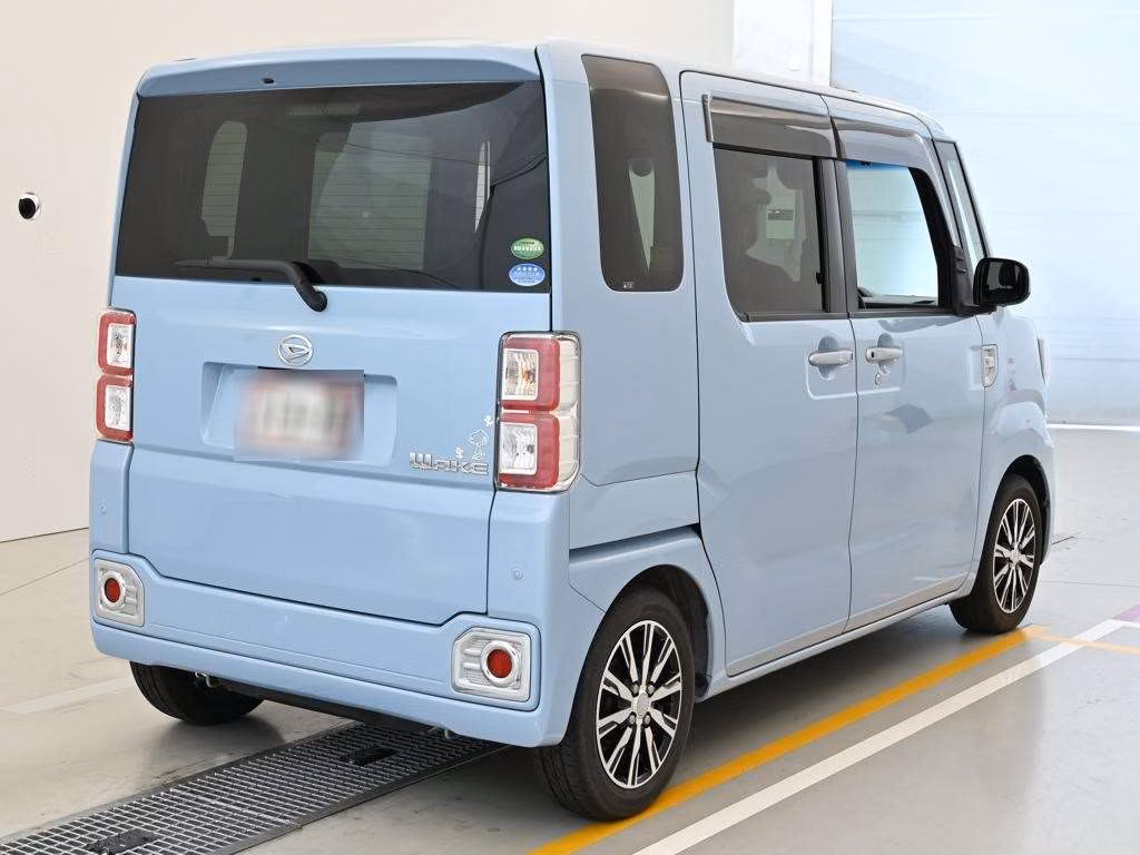 DAIHATSU WAKE