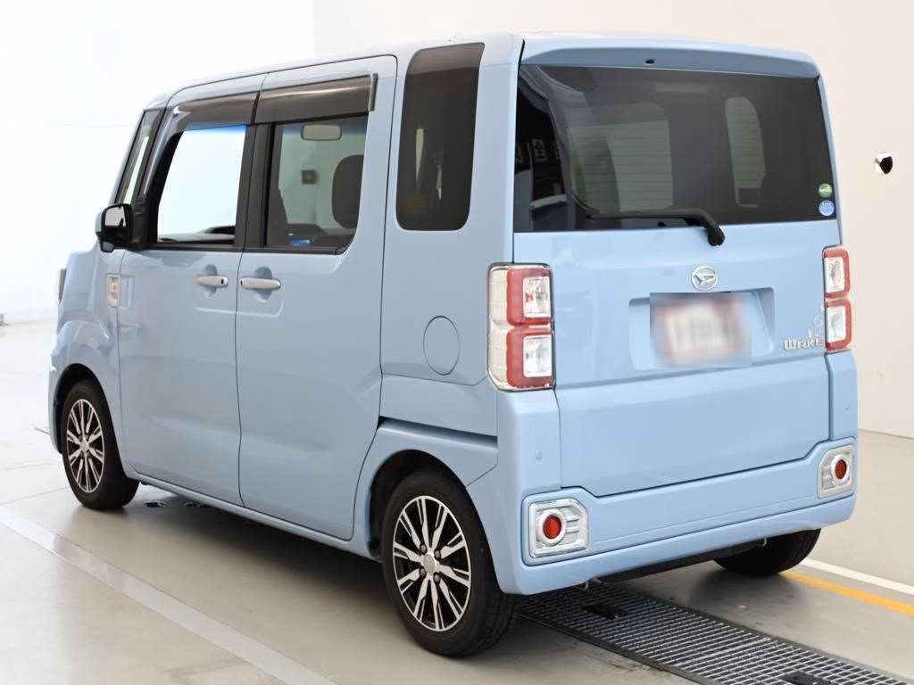 DAIHATSU WAKE