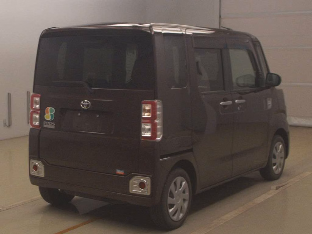 TOYOTA PIXIS MEGA