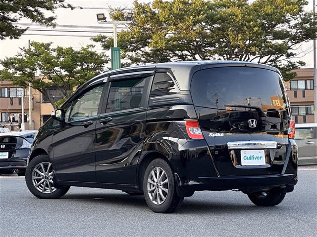 HONDA FREED SPIKE