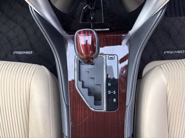 TOYOTA PREMIO