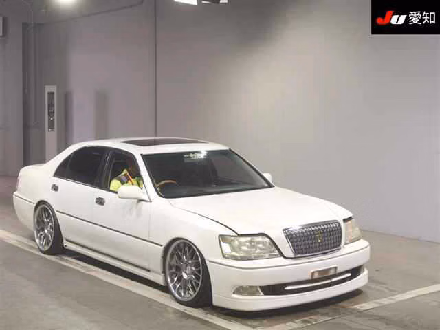 TOYOTA CROWN MAJESTA