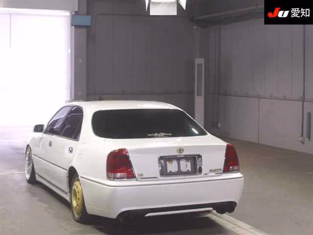 TOYOTA CROWN MAJESTA