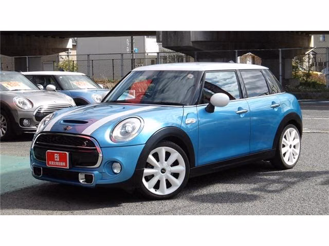 MINI HATCH