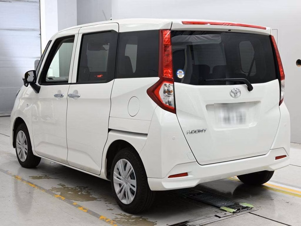 TOYOTA ROOMY
