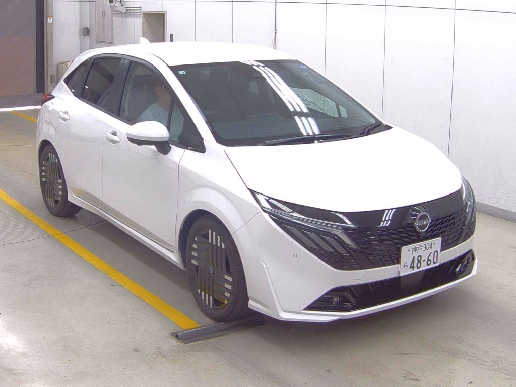 NISSAN AURA