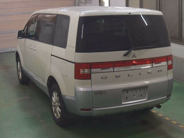 MITSUBISHI DELICA D:5
