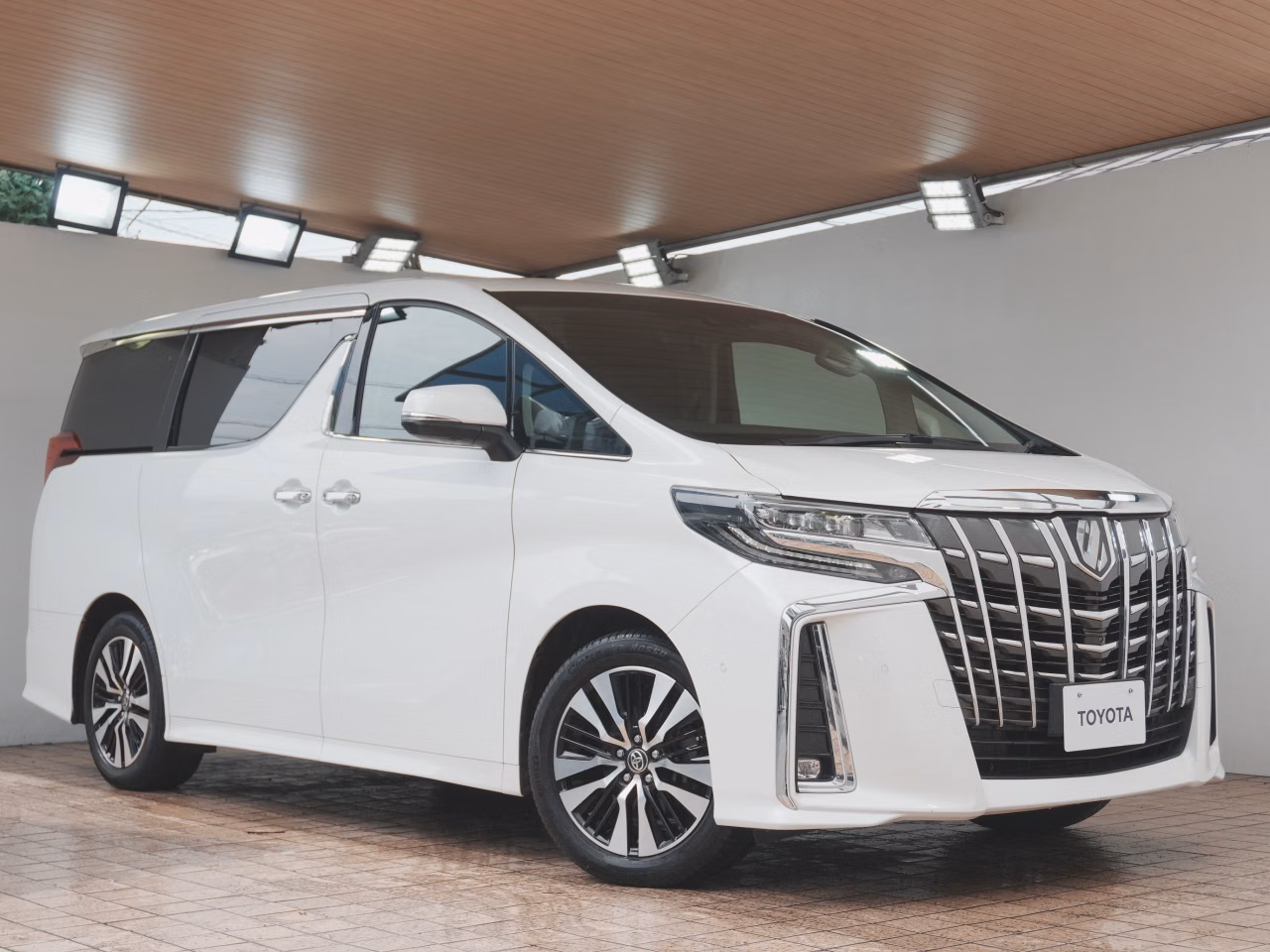 TOYOTA ALPHARD