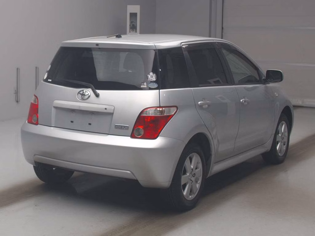 TOYOTA IST