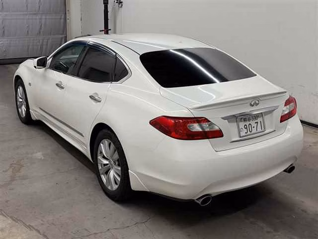 NISSAN FUGA