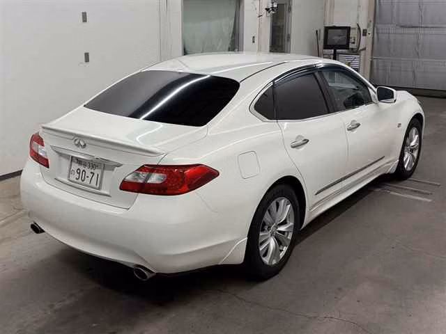 NISSAN FUGA