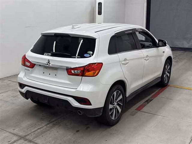 MITSUBISHI RVR