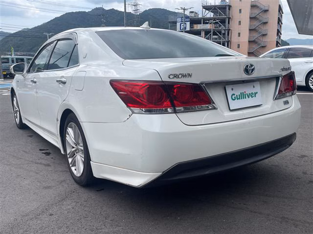 TOYOTA CROWN